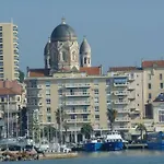 Duplex, Vue Panoramique Sur La Méditerranée, Piscine, Garage